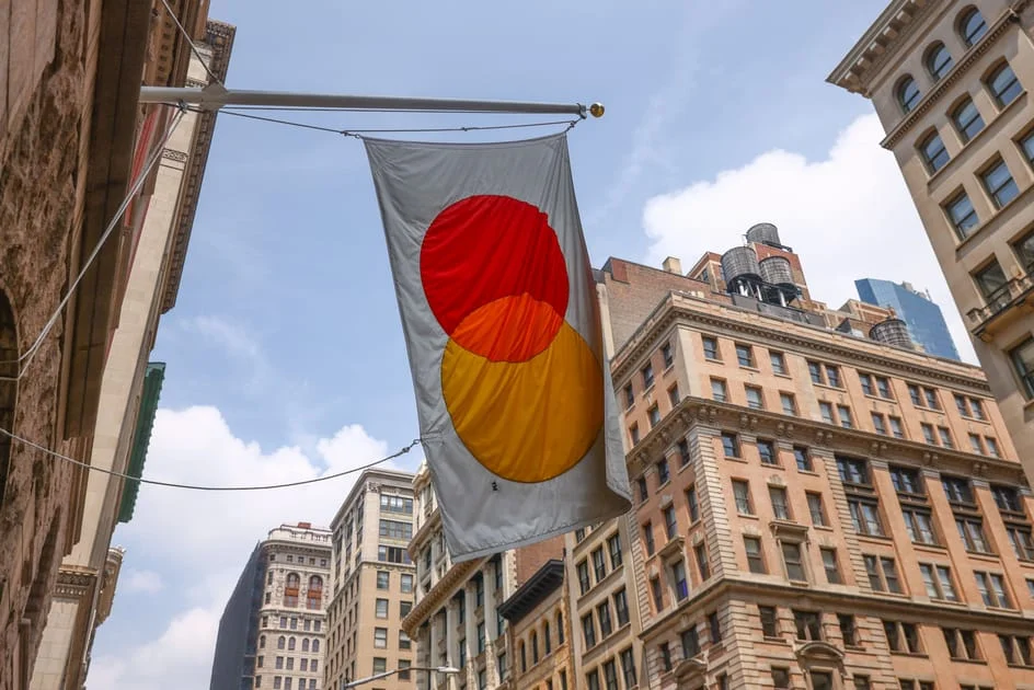 Mastercard Commerce Media Network 160 billion transactions strategy